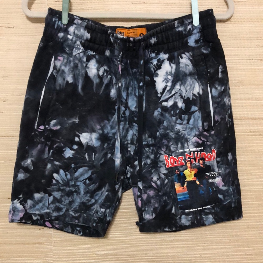 Shoe Palace Boyz N the Hood Tie-Dye Drawstring Fleece-Lined Shorts size Small
